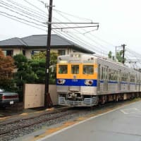 玄関先を走る郊外電車・熊本電鉄藤崎線（熊本県）