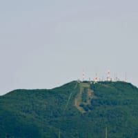2025.06.14(土)AM07:05の藻岩山・平和祈念塔・手稲山・三角山・円山