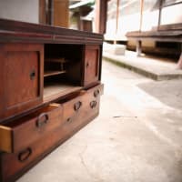 家具の修理、その３ー風情のある古箪笥を磨きあげる。