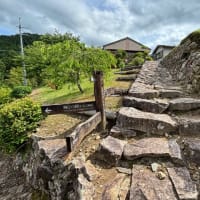 熊野古道にある果無集落の注意書き