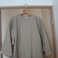 『C&Sのおとな服　ソーイングレメディー』のダブルボタンのジャケットを縫う