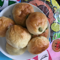 パン作り。