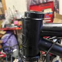 古いジオメトリーのバイクをアップデート
