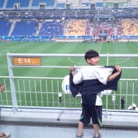 サッカーの競技に　いった。