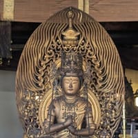 長福寺の大日如来坐像