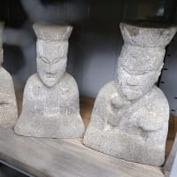 プレハブ物置に納まった「十王」