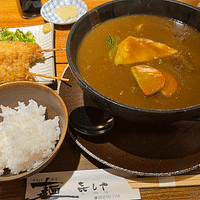 人気「麺 㐂しや」の牛すじカレーきしめん＋串カツセット！