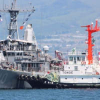 米海軍掃海艦 “ウォーリア”、函館港に入港．．．