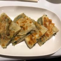 台湾で　食べ歩いたり　参拝へ