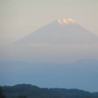 黄昏。富士山..．．16:30分の山姿です.。十一月四日