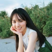 乃木坂46賀喜遥香『マガジン』表紙に久々登場 夏グラビアで変わらぬ美しさ＆かわいらしさ