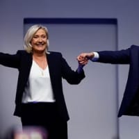 フランス　　欧州議会選挙でマクロン与党を極右「国民連合」が圧倒の予測