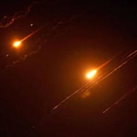 １４日　イラン、イスラエルへ向けて新たなミサイル攻撃開始…一方テヘランには爆撃も「軍の施設から煙」