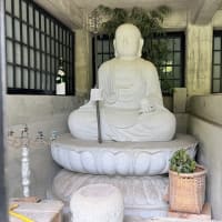 駅のホームにある神社　深沢銭洗弁天