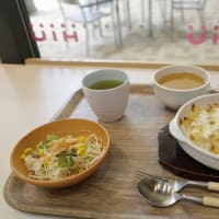 国際大学の食堂へ