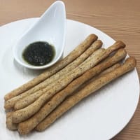 ベーコンとポテトで花の形のパン