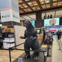 改札前にいました