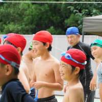 夏休み恒例＼プールdeサーフィン体験／