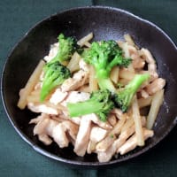 鶏むね肉とじゃがいものピリ辛みそ炒め　山本麗子