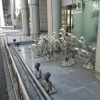 内神田・神田錦町界隈で見つけたビルのエントランスアート