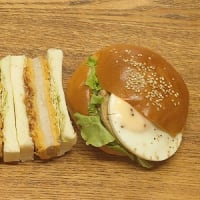 カツサンド＆目玉焼きバーガー