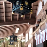 大神神社の境内へ-奈良県桜井市：山の辺の道