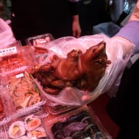 鶴橋で買うた豚足に舌鼓　got pettitoes at Korean town in my city, and tasted it very good