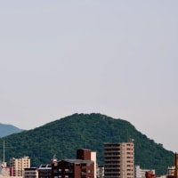 2025.06.13(金)AM07:21の藻岩山・平和祈念塔・手稲山・三角山・円山