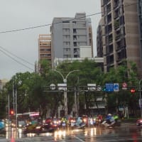 火曜の朝の台北は雨