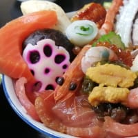 富山へ行ったら海鮮丼！