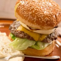 ウーピーゴールドバーガー（渋谷）のクリームチーズといちじくのバーガー