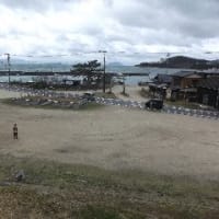 大阪城の石垣にも使われた小豆島の特産の花崗岩や安山岩は中山千枚田の護岸になり、池田では神社の祭礼の観客席の桟敷に使われていました