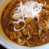 御殿場市　和食さと　牛カレーうどんお肉倍盛り、半熟玉子