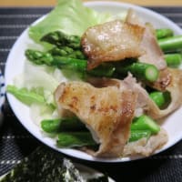 さば缶とアスパラの肉巻きときゅうりの味噌汁、炊屋食堂の田舎定食・・・庶民の味。