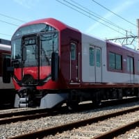 近鉄8000系・8400系・8A系 ３編成横並び