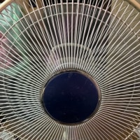 廃墟の扇風機。