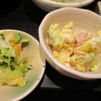 「和食家 おはこ 十八番」、日替わりランチは豚冷しゃぶ定食。選べる副菜はヒラマサの刺身