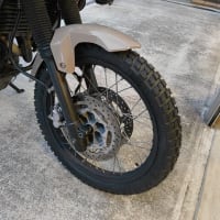 テネレのタイヤを交換しました。途中で心が折れました・・・