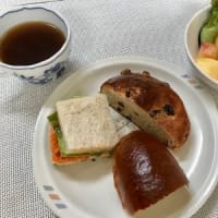 キャロットラペと桃コッペ