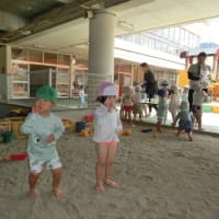 【ひよこ組・ぱんだ組】しゃぼん玉・水遊びをしたよ🫧