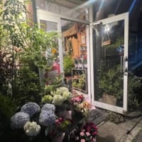 夜の花屋