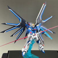 模型完成品　HGCE 1/144 ライジングフリーダムガンダム