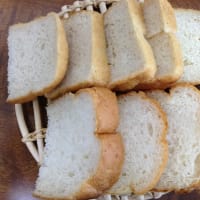 タニタの食堂の金芽米ごはんと小麦粉のパン