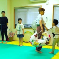 生駒エンジョイ空手 6.7.8  体を捻る