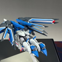 模型完成品　HGCE 1/144 ライジングフリーダムガンダム