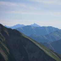 秋の唐松岳へ
