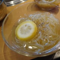 冷麺の幟が目立っていました！他店に行く予定でしたが、暑いので行きましょう！