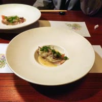 赤いアカシア　小諸モダン割烹ほとなり　黒猫ハンバーグ