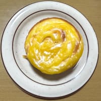 菓子パン大好き→久しぶり〜ヤマザキ「マロン&マロン」と蜘蛛🕷️か出た〜(o^^o)