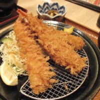 飛賀屋（イオンモール川口）の海老フライと井上陽水